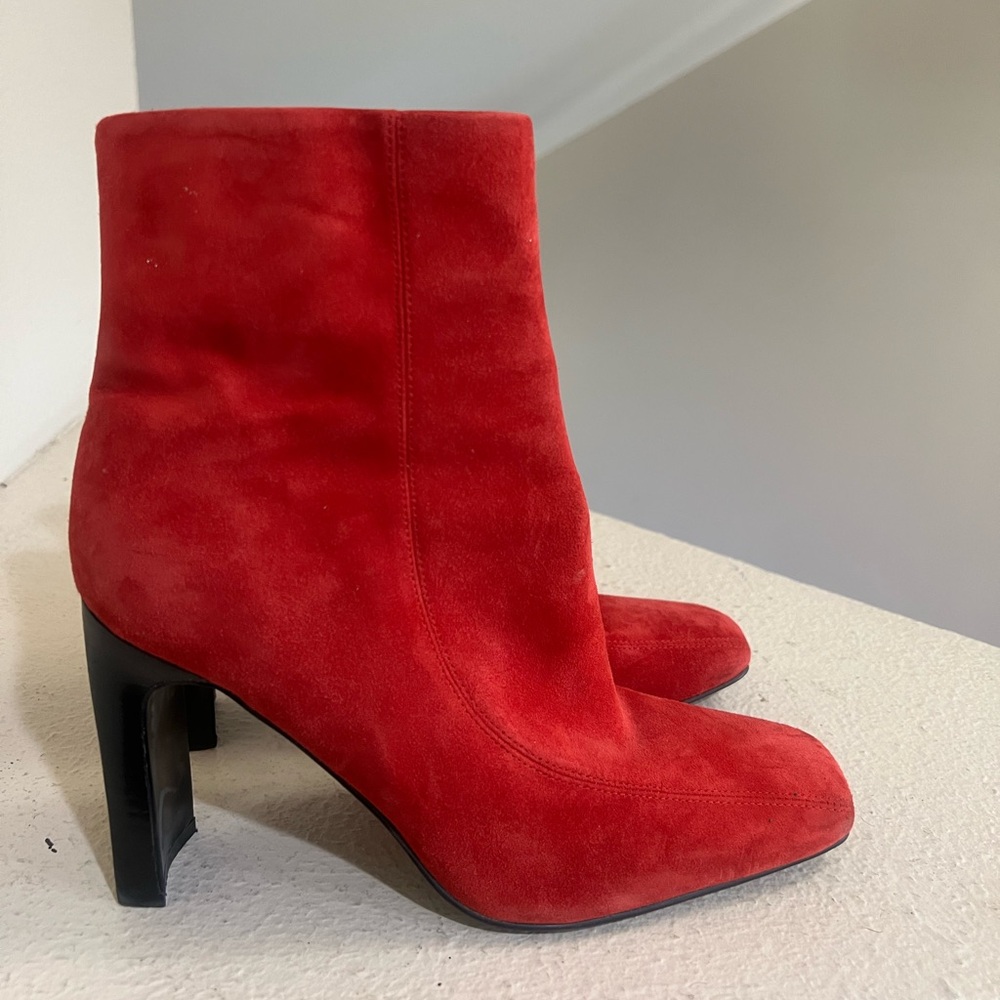 Marc Fisher Red‎ suede ankle boots Booties heels 8 square toes